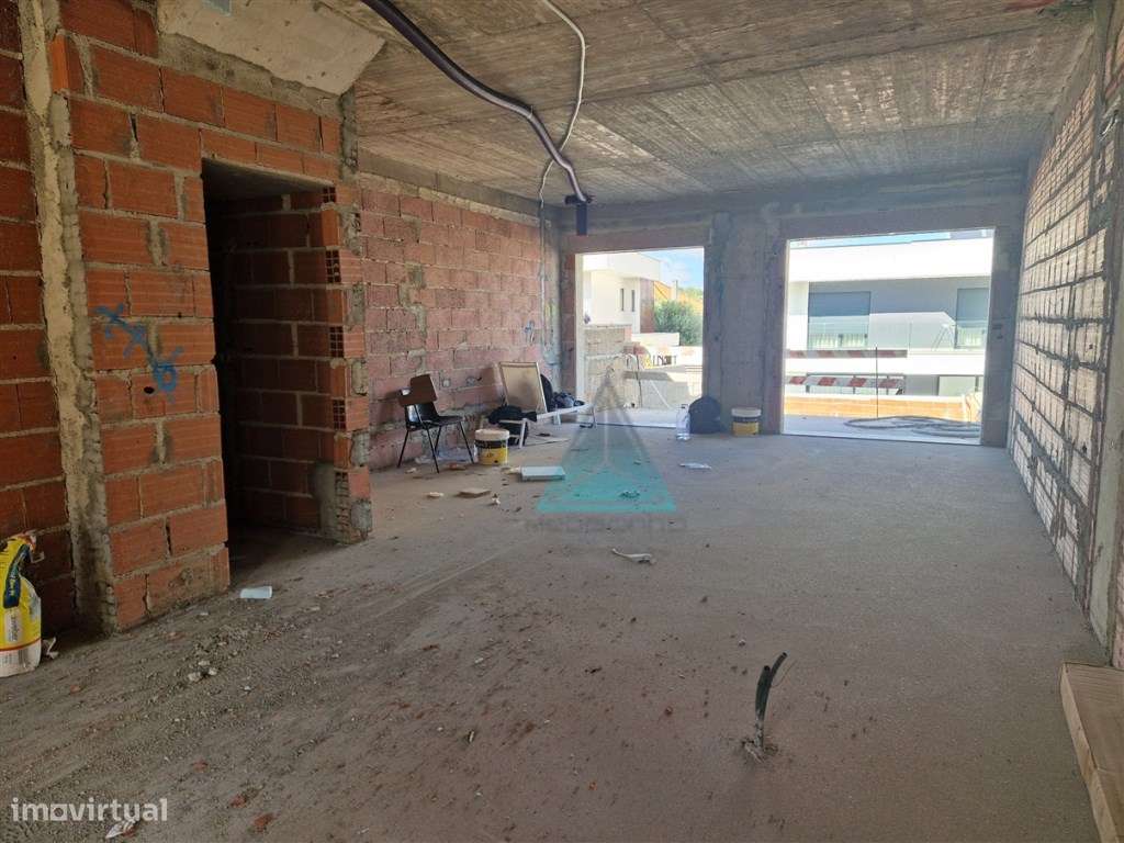 Moradia T3 NOVA * * VALE FETAL / CHARNECA CAPARICA * * PISCINA-4