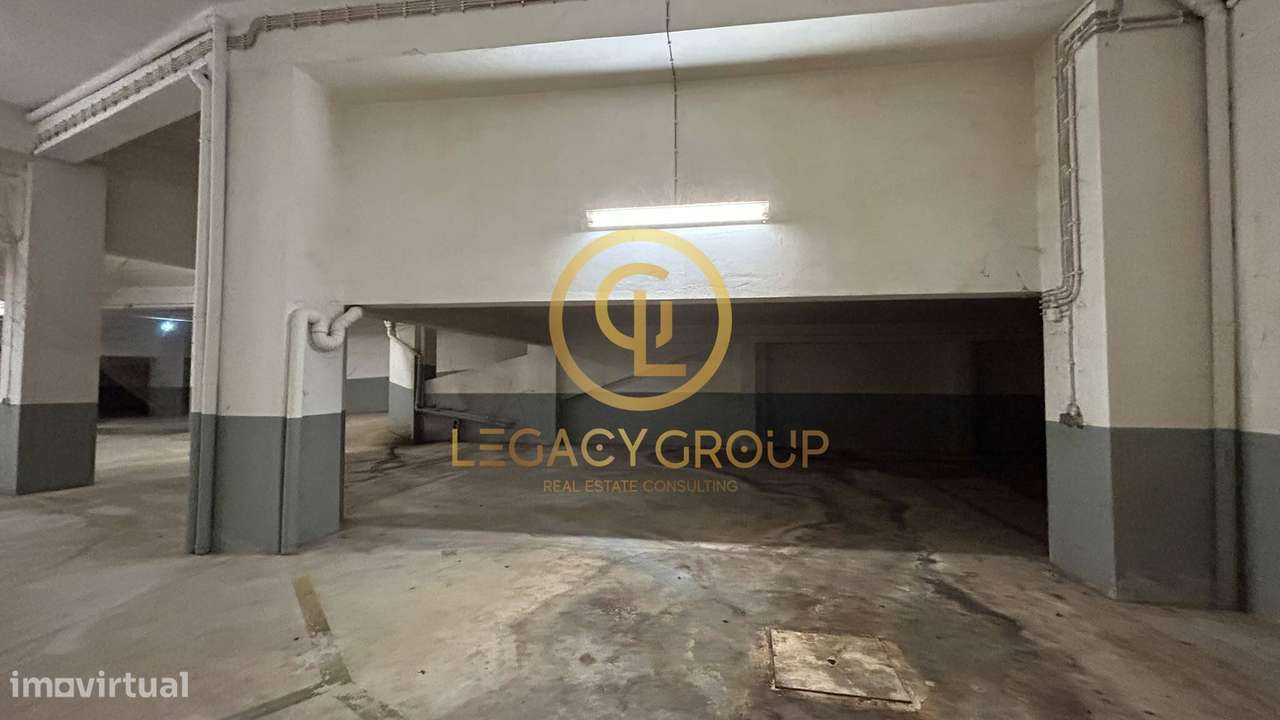 Parqueamento com 787m² situado no centro de Carvoeiro -  Lagoa-20