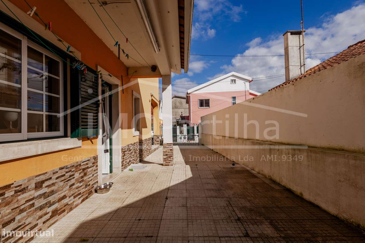 Moradia T5 Isolada com Potencial | 197 m² | São Domingos Rana-5