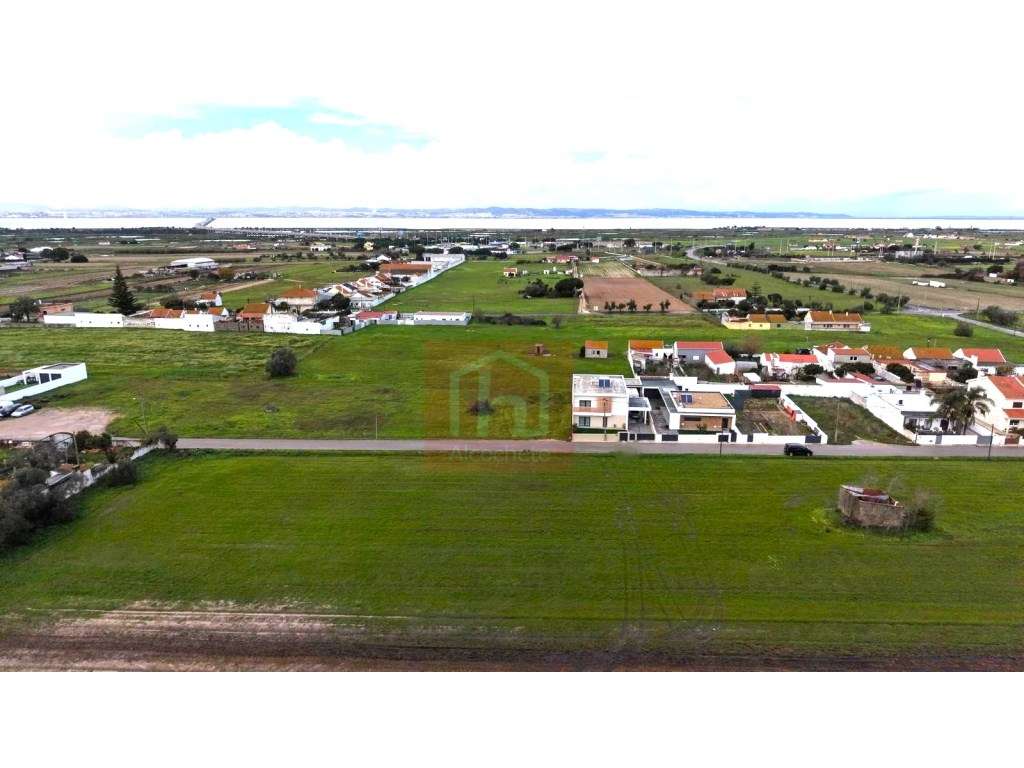 Terreno Urbano para construção com 521 m2 no Montijo-9