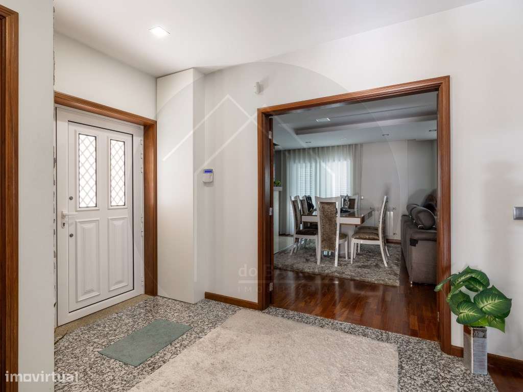 Moradia T4 Independente com Piscina, Ginásio e Garagem para 4 Carro... - Grande imagem: 5/48