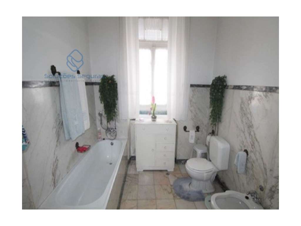 Prédio, com 2 andares com utilizações independente - Centro Moita-6