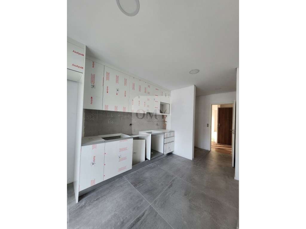 T2 de 3 Frentes com 3 Varandas Junto ao Parque Corgo em Vila Real - Grande imagem: 2/10