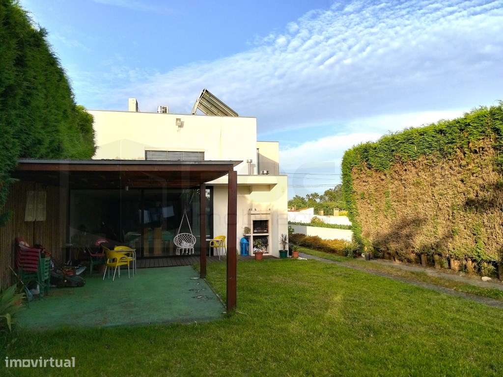 Moradia T4 de arquitetura contemporânea, às portas da cidade - AVEIRO-29