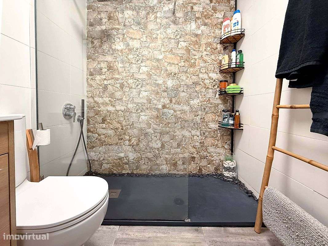 Apartamento T1 Remodelado em Belas-21