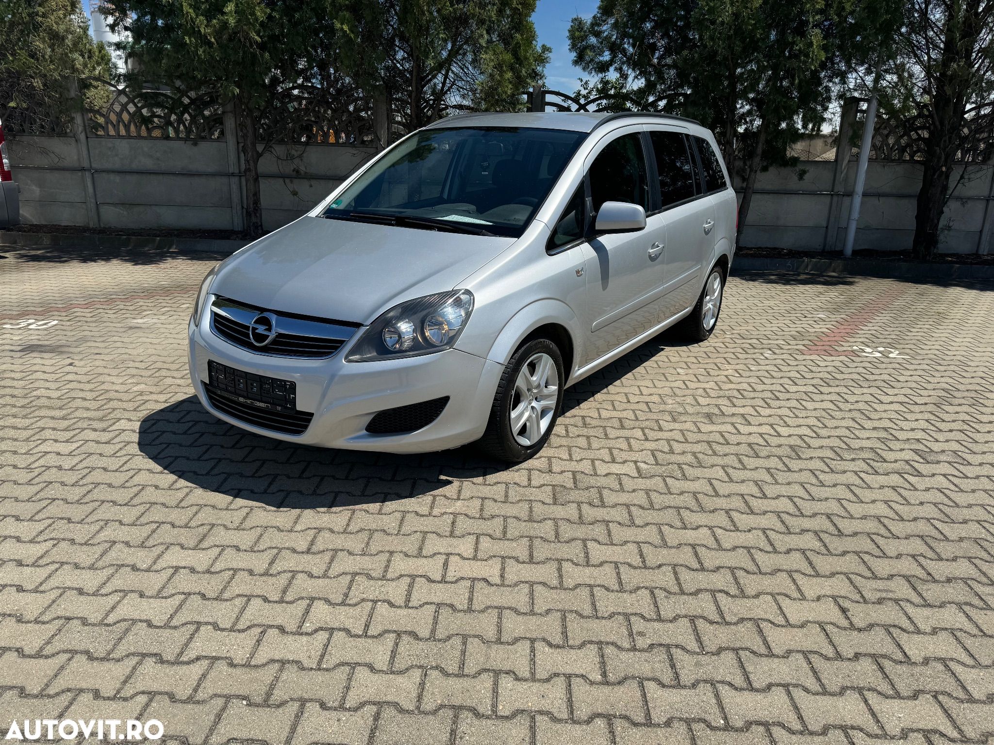 Opel Zafira 1.9 CDTI Cosmo - 1