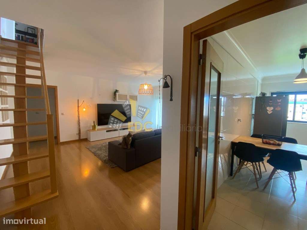 Apartamento Duplex T2+1 com Parqueamento, Arrecadação e Varanda | E...-12