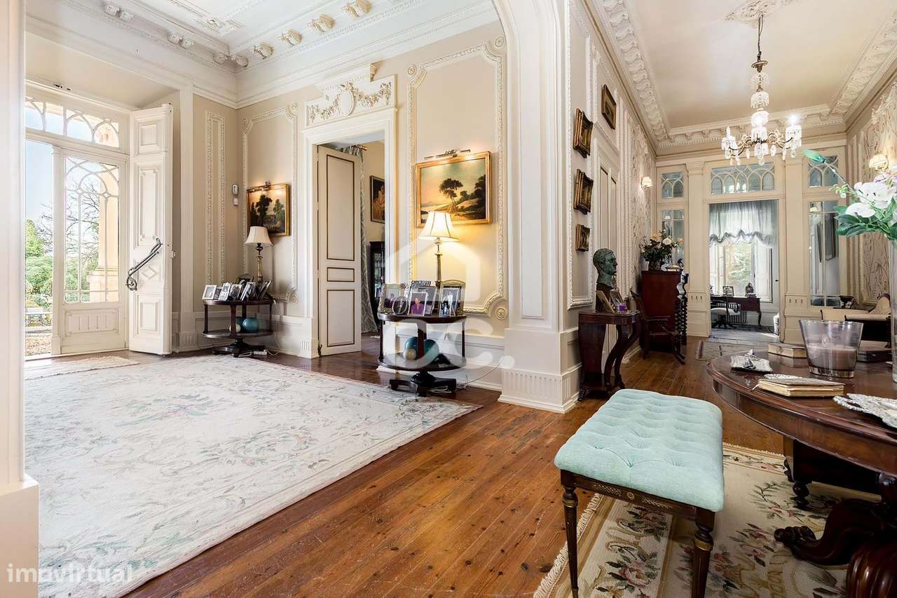 Palacete de inspiração neoclássica francesa com jardim botânico de Jea-6