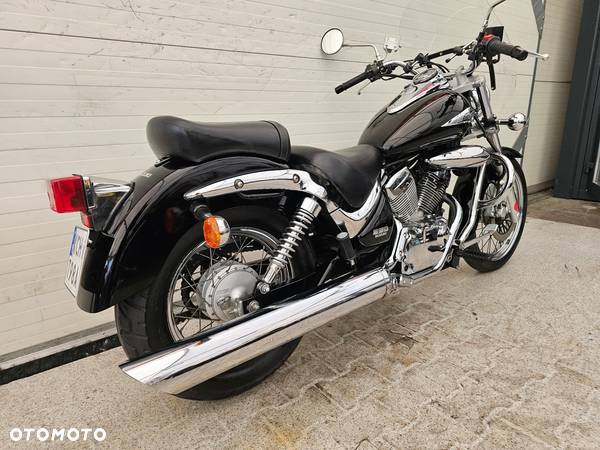 Suzuki Intruder - 16