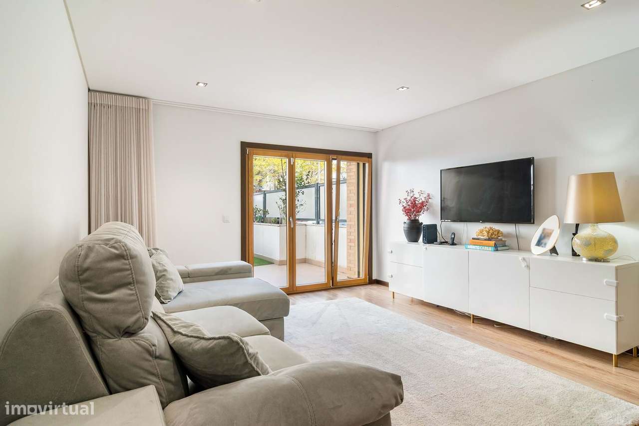 Excelente T2 com Terraço de 94 m² / Box 2 carros  / Quinta do Infantad - Grande imagem: 5/28