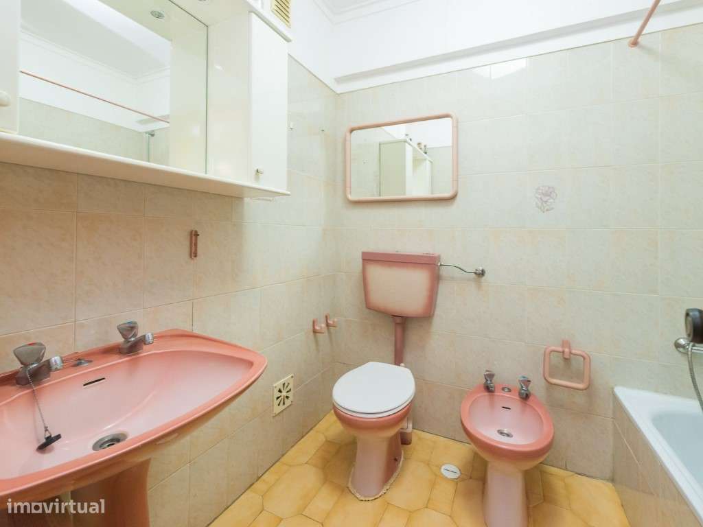 T3 COM GARAGEM PARA 2 CARROS, MASSAMÁ-38