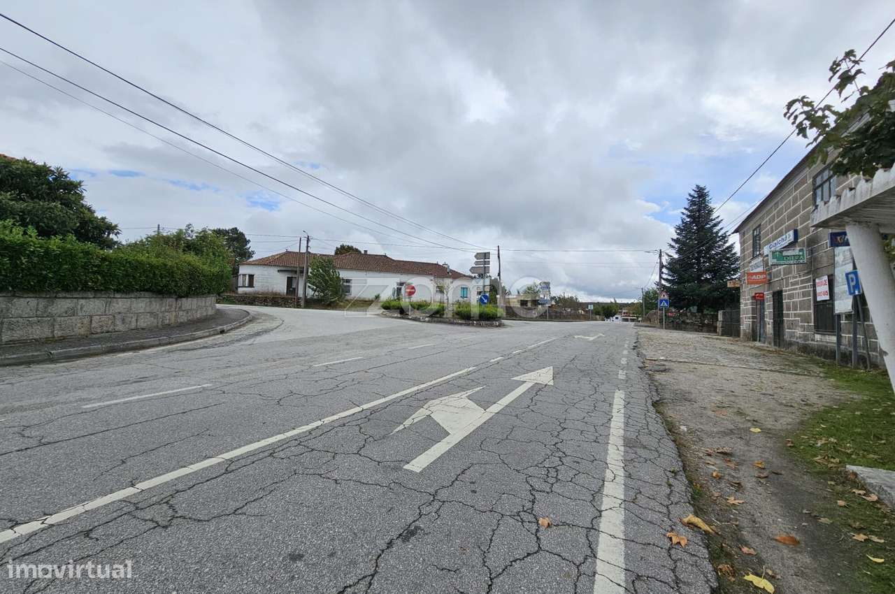 Prédio Urbano com Comércio e Habitação – Aldeia de Chã, Alijó-5