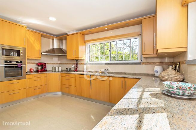 Moradia Isolada T8 em terreno de 1000 m2 em Belverde-29