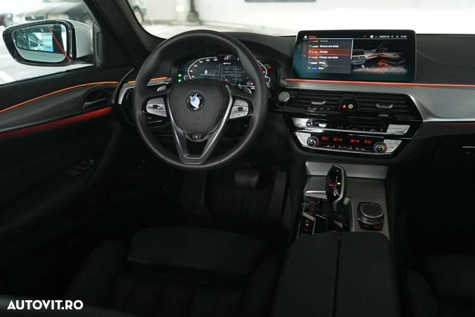 BMW Seria 5 530e xDrive - 17