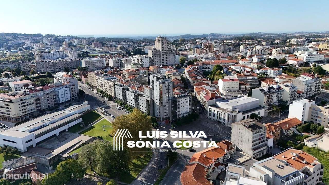 * APARTAMENTOS T4 Destinados a Investimento *-24