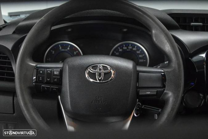 Toyota Hilux 2.4 D-4D 4X4 Cabine Dupla - 34