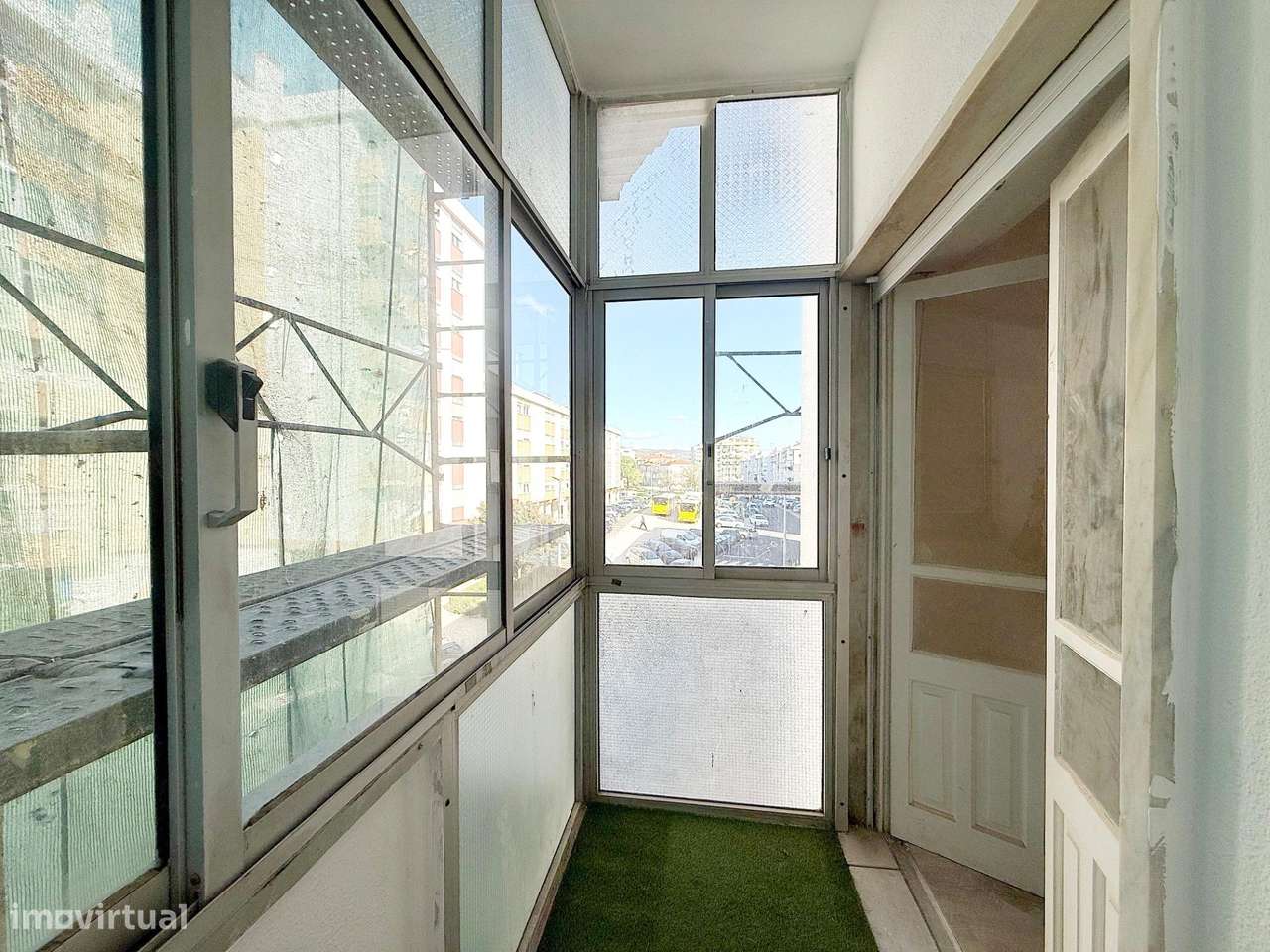 T2 em Santa Iria da Azóia c/ vista rio e arrecadação!-4