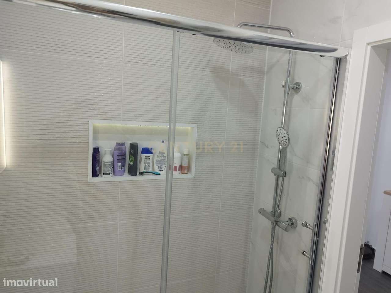 Apartamento Totalmente Remodelado, em Verderena, Barreiro-18