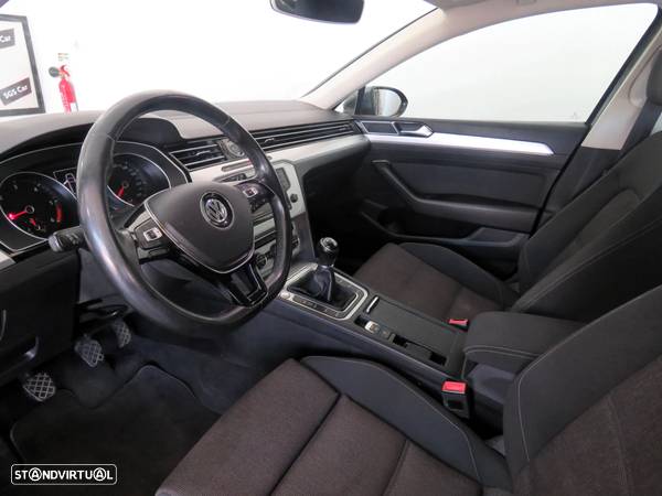 VW Passat Variant 1.6 TDI (BlueMotion ) Trendline - 12