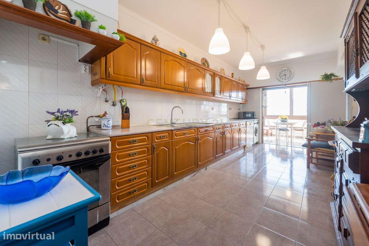 Excelente T4 c/Box | São Domingos de Rana-11