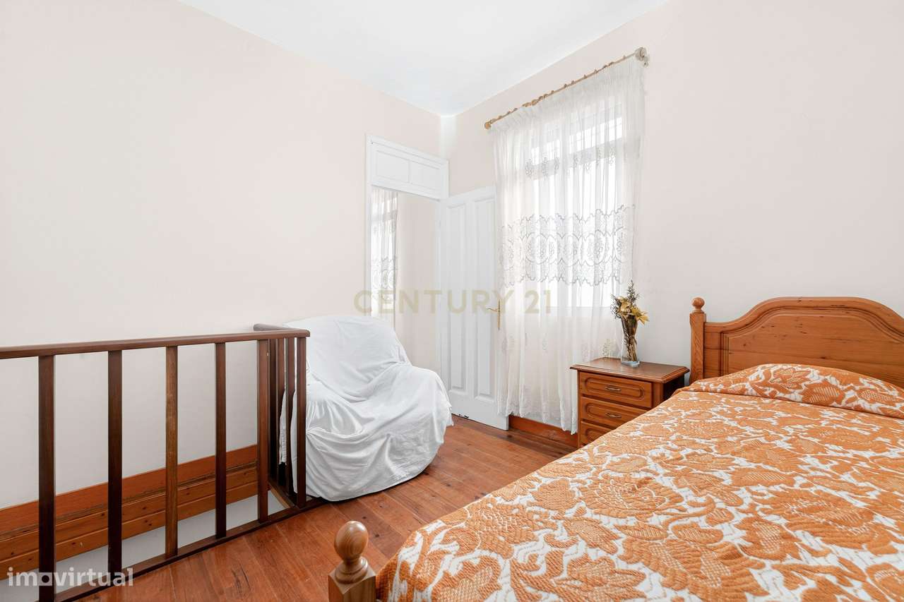 Oportunidade Única: Moradia T2 Tradicional nas Achadas da Cruz-12