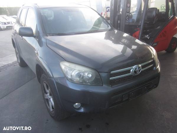 Dezmembrez Toyota RAV 4 ,2.2 D ,an 2007 , tip motor 2AD FHV - 2