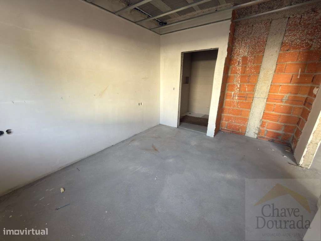 Apartamento T3 com logradouro e garagem - Mealhada-5