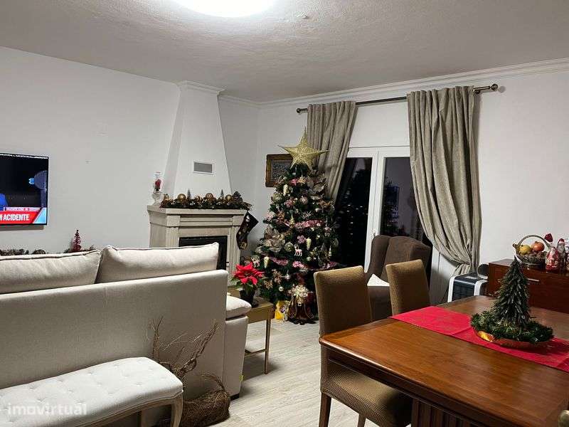 Moradia Isolada com Piscina - Fernão Ferro - Grande imagem: 5/9