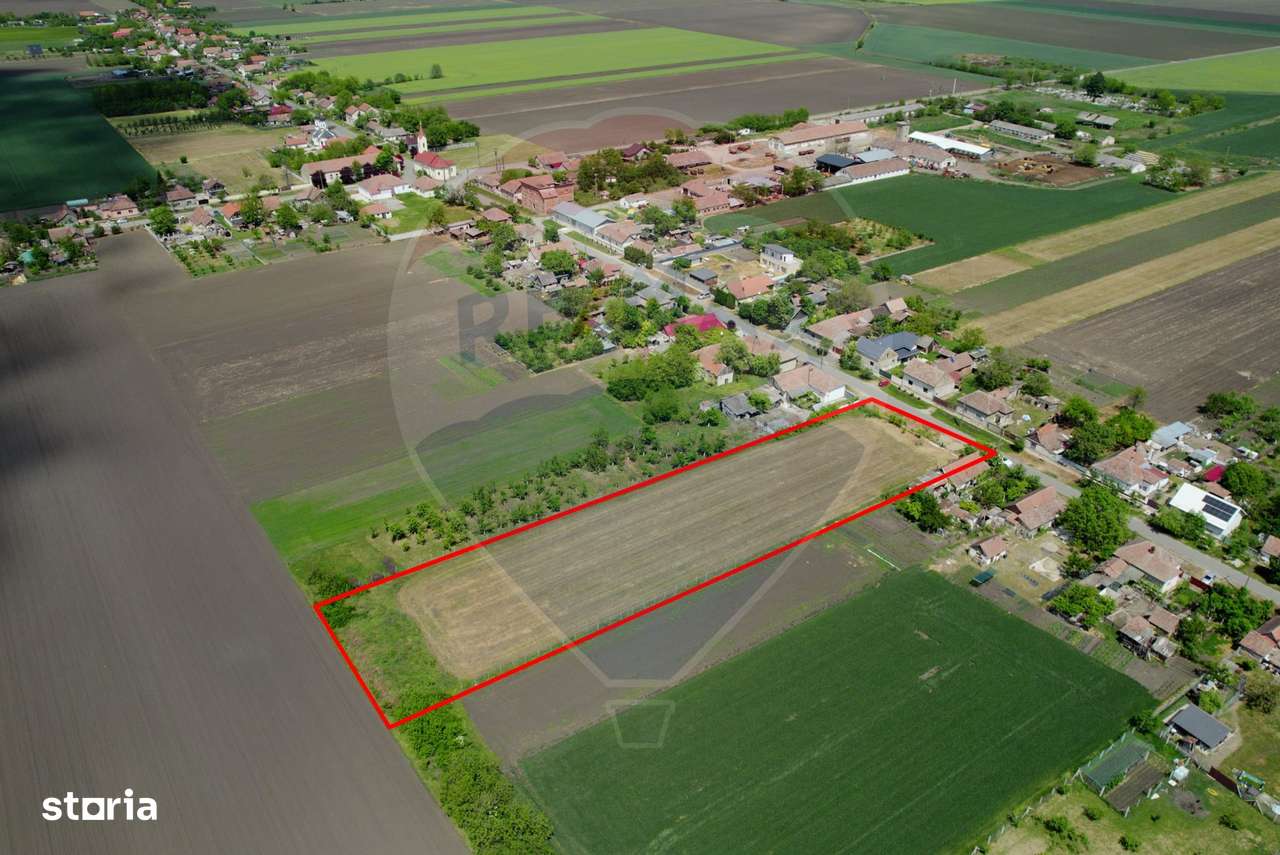 Teren intravilan 5,018mp Variasu Mare - 15 km de Arad/ str. Principală - Imagine principală: 5/15
