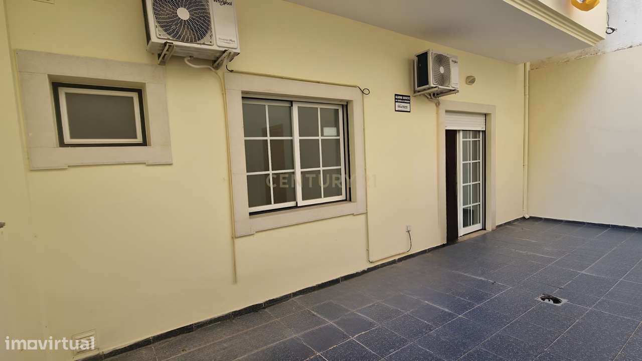 Loja para Arrendamento na EN 125 em Olhão | Excelente Visibilidade - Grande imagem: 5/8