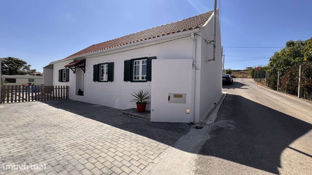 Moradia T2 + 1, localizada numa zona tranquila São Pedro da Cadeira - Grande imagem: 5/26