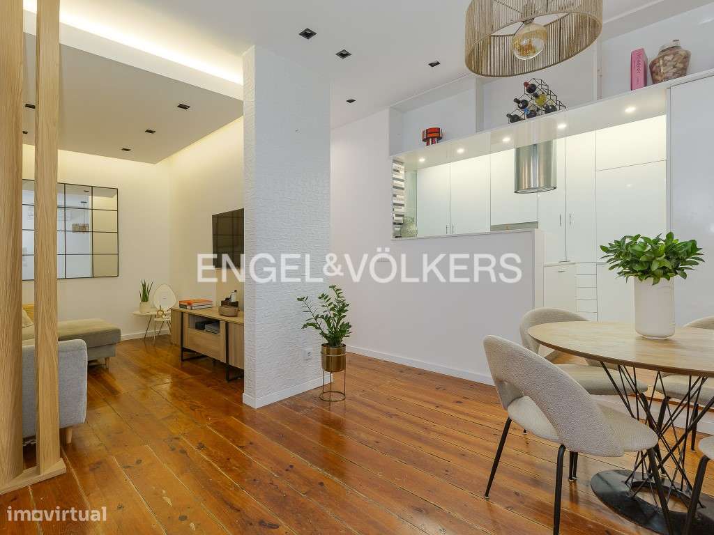 T2 mobilado c/ estacionamento no Saldanha - Grande imagem: 2/28