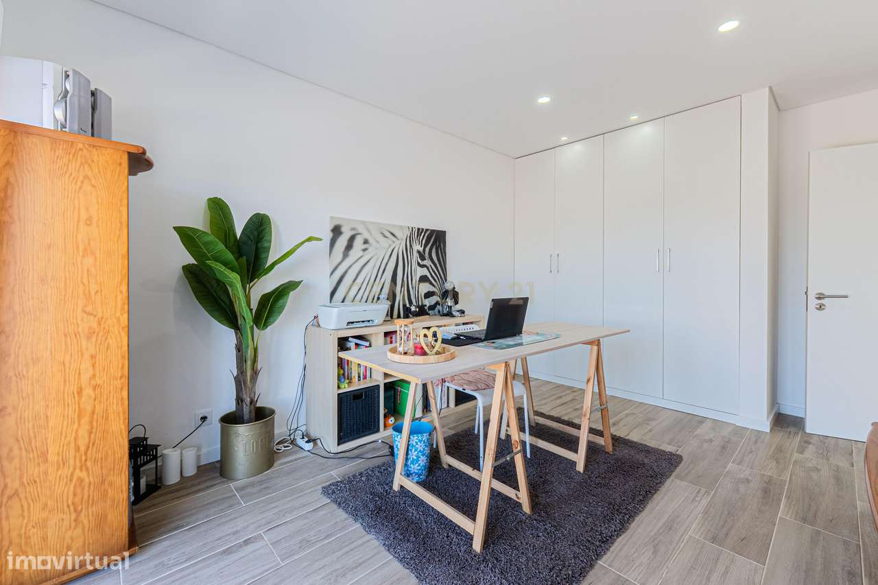 Moradia T4 + anexo T0 | Piscina Infinita | Estuário do Sado-35