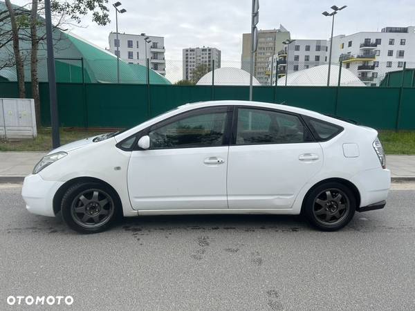 Toyota Prius - 5