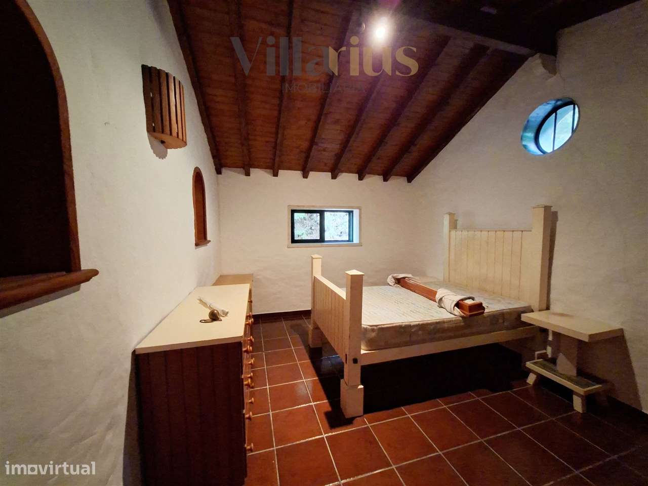 Moradia Térrea com Terreno Extenso a 3 min de Alverangel-19