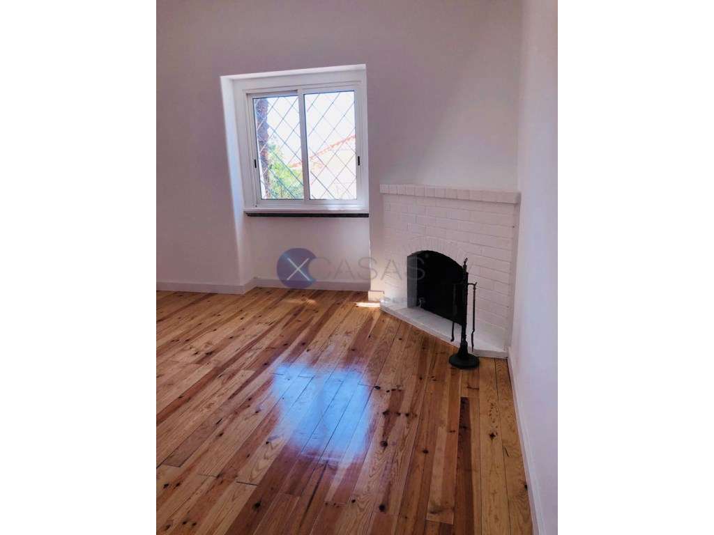 Excelente moradia T5 totalmente recuperada situada em Cascais. - Grande imagem: 4/60