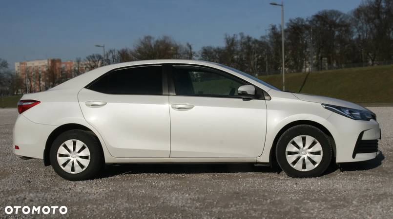 Toyota Corolla 1.6 Active - 4