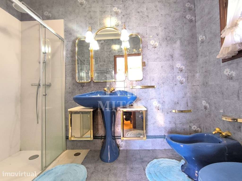 Moradia isolada com jardim e piscina - Alvarães-16