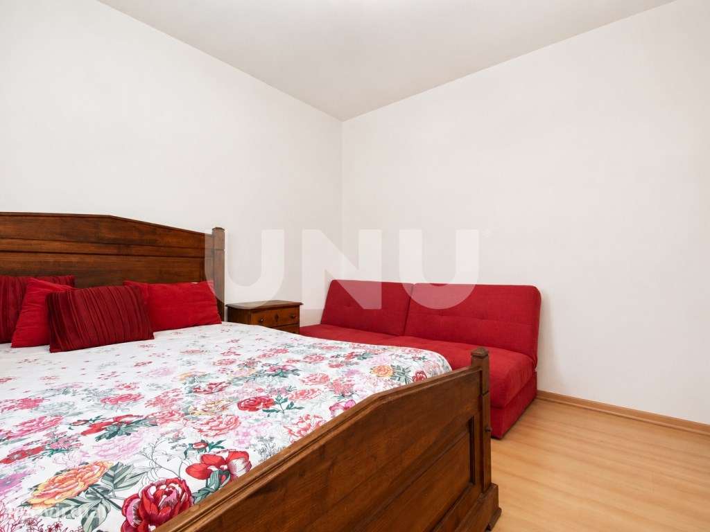 Apartamento T2 em Santo António dos Cavaleiros!-16