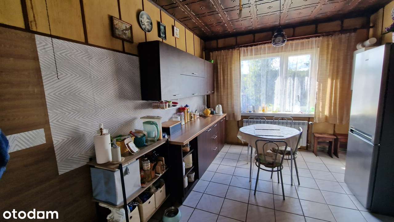 Poręba dom blisko centrum, parterowy z poddaszem do adaptacj-9