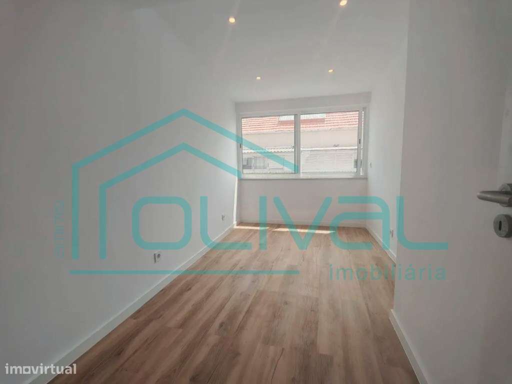 Apartamento T2 à venda na Centro de Queluz-6