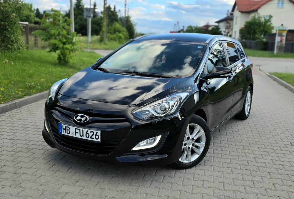 Hyundai i30 II i30cw 1.4 Fifa World Cup Edition 2012