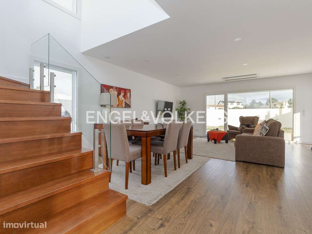 Fabulosa Moradia no Pinhal do General- Fernão Ferro - Grande imagem: 4/36