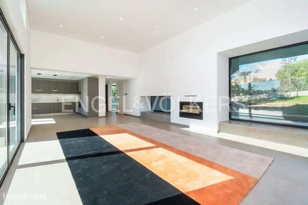 Moradia V4 Exclusiva perto do Carvoeiro-10