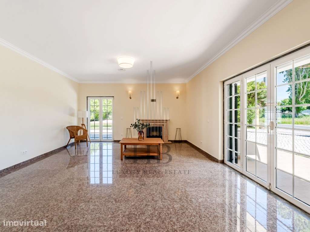 Exclusiva Moradia T4 com Piscina e Jardim |S. Joao das Lampas |Sintra-10