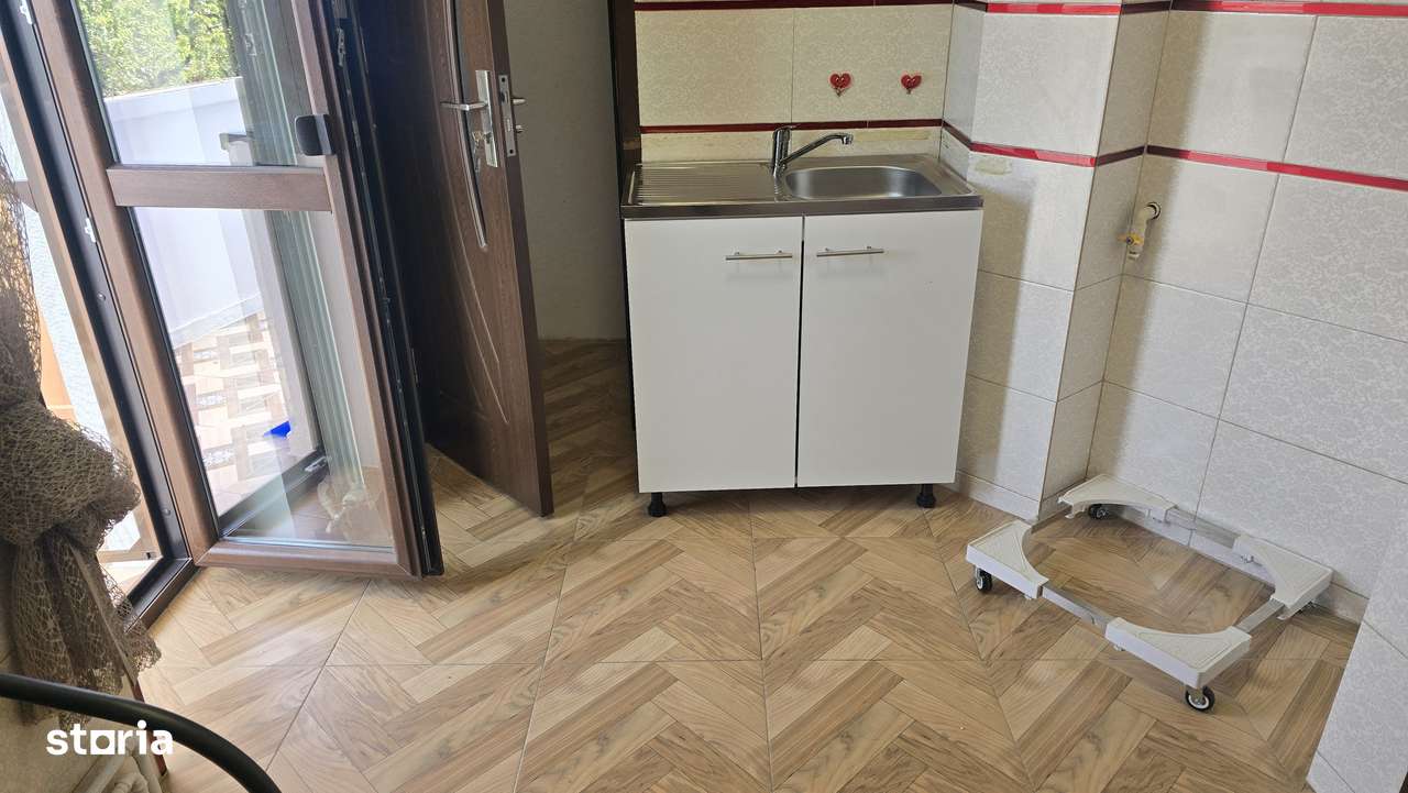 Vand apartament cu o camera in Deva, zona Marasti, etaj 1,-12