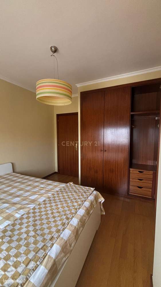 Apartamento T3 no Último Piso com Terraço e Garagem – A Apenas 750 Met-26
