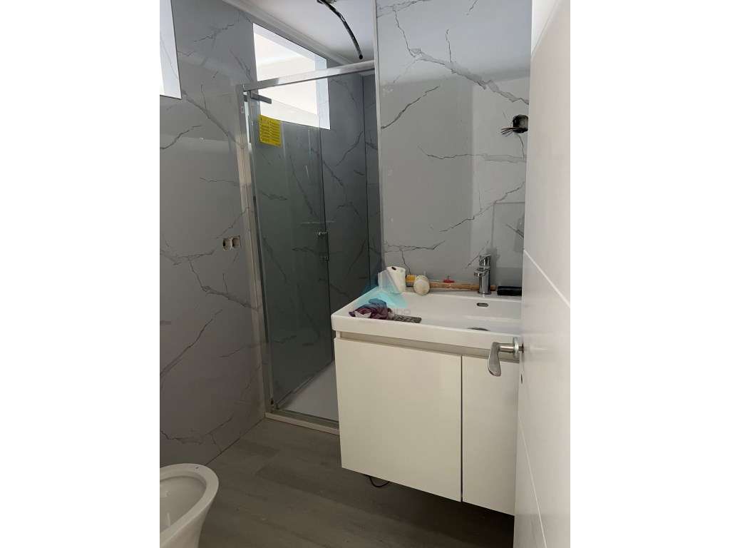 Apartamento T2 - 1º andar - Arrecadação à Venda em Oeiras remodelaç... - Grande imagem: 4/19