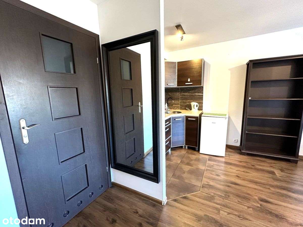 Klimatyczna kawalerka na Podolanach!-5