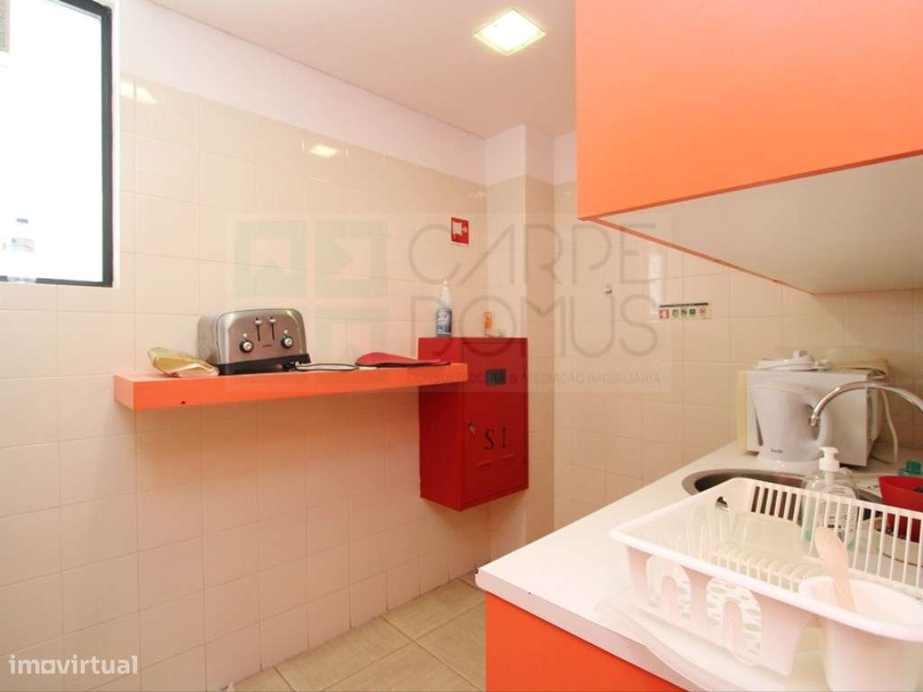 Espaçoso e funcional escritório com 600m2, em Carnaxide, Oeiras-41